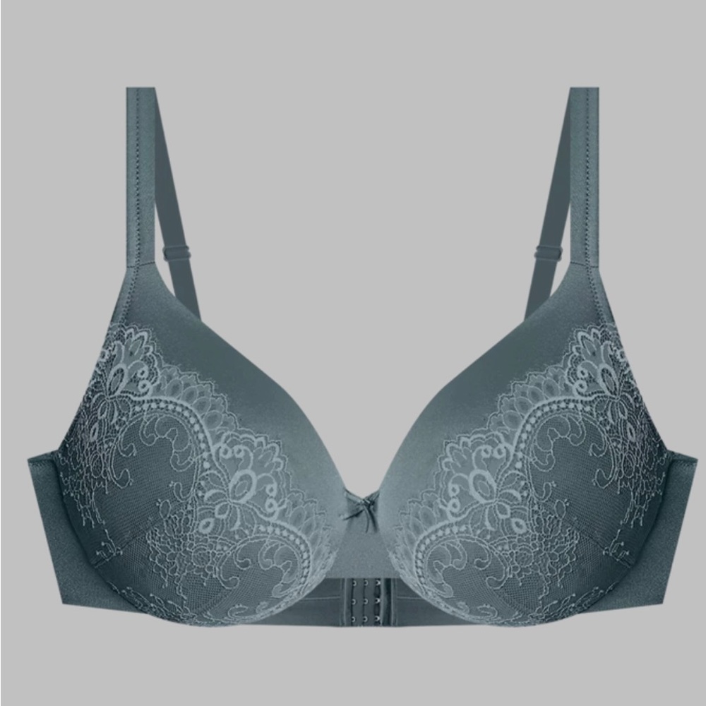 2 brand new bras